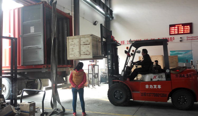 package-and-delivery-of-twin-screw-extruder.jpg