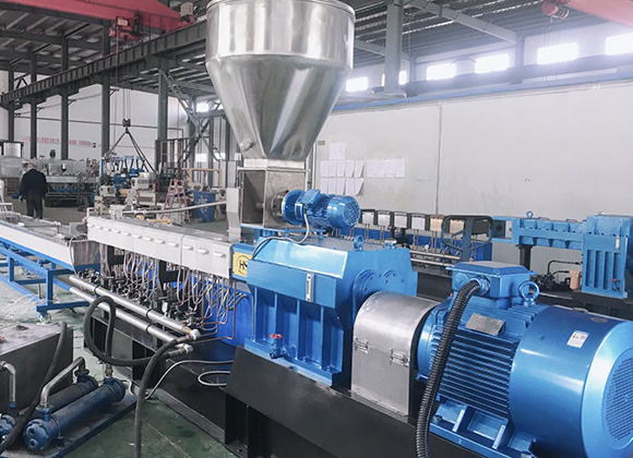 twin screw extruder