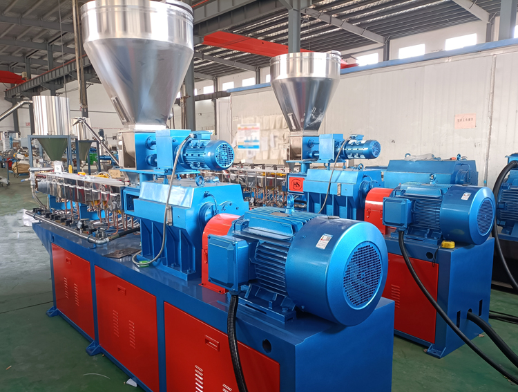 twin screw extruder